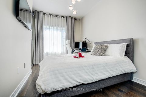 Photo 27 at 30 Laskin Drive, Patterson, Vaughan