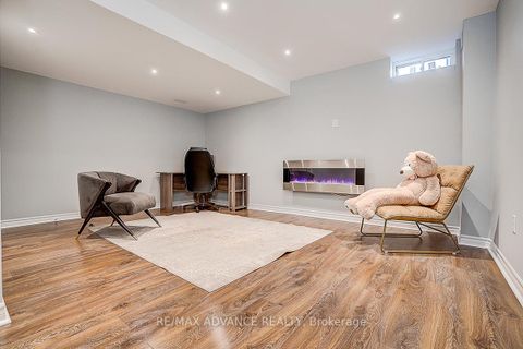 Photo 34 at 30 Laskin Drive, Patterson, Vaughan