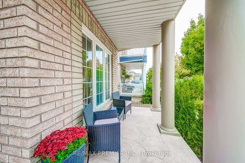 Photo 3 at 22 Canvasback Drive, Vellore Village, Vaughan