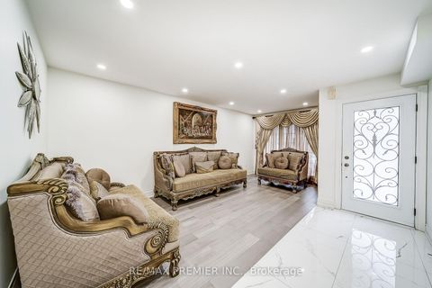 Photo 4 at 22 Canvasback Drive, Vellore Village, Vaughan