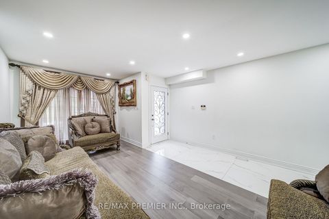 Photo 5 at 22 Canvasback Drive, Vellore Village, Vaughan