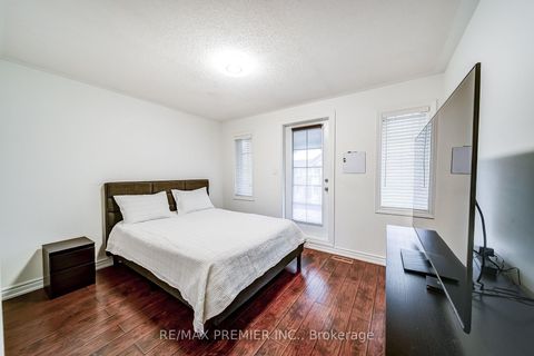 Photo 28 at 22 Canvasback Drive, Vellore Village, Vaughan