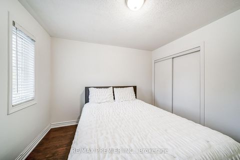 Photo 33 at 22 Canvasback Drive, Vellore Village, Vaughan