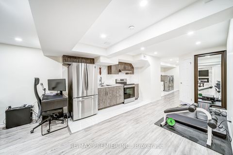 Photo 38 at 22 Canvasback Drive, Vellore Village, Vaughan