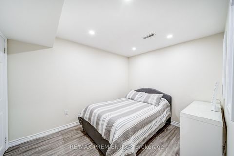 Photo 41 at 22 Canvasback Drive, Vellore Village, Vaughan