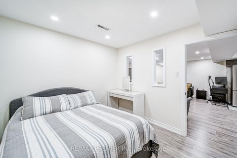 Photo 42 at 22 Canvasback Drive, Vellore Village, Vaughan