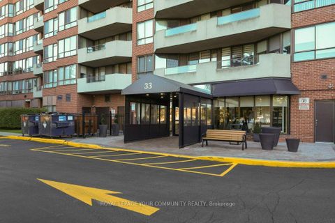 Photo 1 at 1407 - 33 Weldrick Road E, Observatory, Richmond Hill