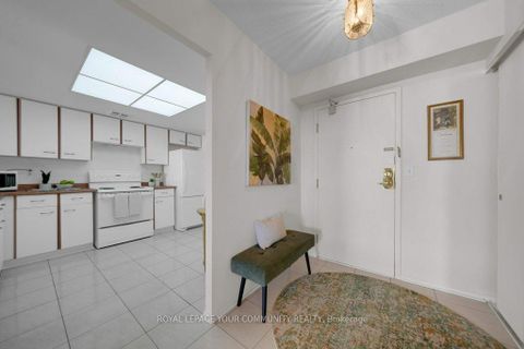 Photo 6 at 1407 - 33 Weldrick Road E, Observatory, Richmond Hill