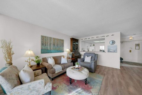 Photo 15 at 1407 - 33 Weldrick Road E, Observatory, Richmond Hill