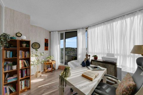 Photo 18 at 1407 - 33 Weldrick Road E, Observatory, Richmond Hill