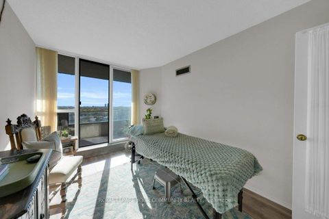 Photo 22 at 1407 - 33 Weldrick Road E, Observatory, Richmond Hill