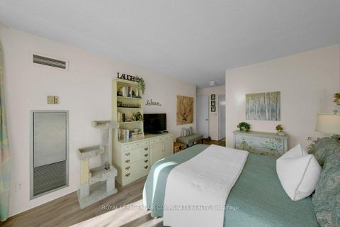 Photo 29 at 1407 - 33 Weldrick Road E, Observatory, Richmond Hill