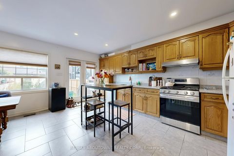 Photo 4 at 515 Ossington Avenue, Little Italy, Toronto
