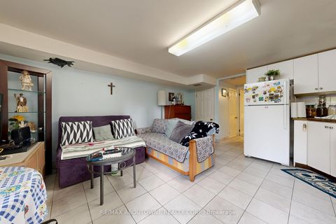 Photo 37 at 515 Ossington Avenue, Little Italy, Toronto