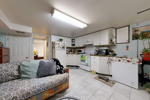 Photo 40 at 515 Ossington Avenue, Little Italy, Toronto