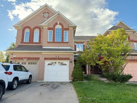 Photo 1 at 44 Craddock Street, Maple, Vaughan