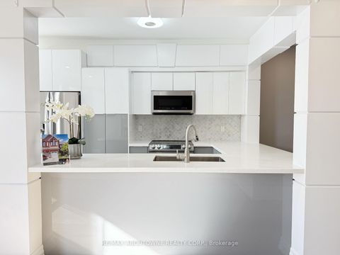 Photo 12 at 44 Craddock Street, Maple, Vaughan