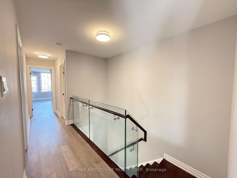 Photo 19 at 44 Craddock Street, Maple, Vaughan