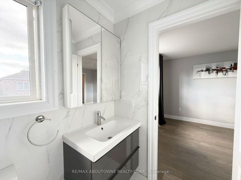 Photo 24 at 44 Craddock Street, Maple, Vaughan