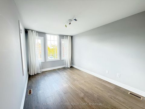 Photo 26 at 44 Craddock Street, Maple, Vaughan