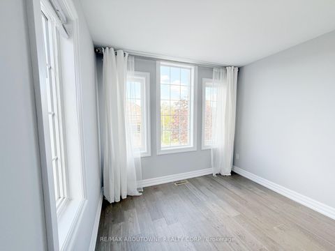 Photo 27 at 44 Craddock Street, Maple, Vaughan