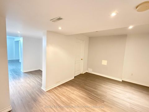 Photo 32 at 44 Craddock Street, Maple, Vaughan