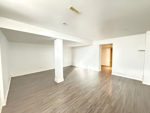 Photo 34 at 44 Craddock Street, Maple, Vaughan