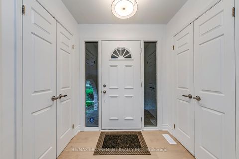 Photo 5 at 170 Cavendish Court, MO Morrison, Oakville