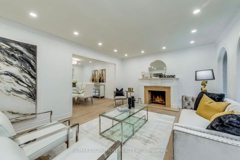 Photo 7 at 170 Cavendish Court, MO Morrison, Oakville