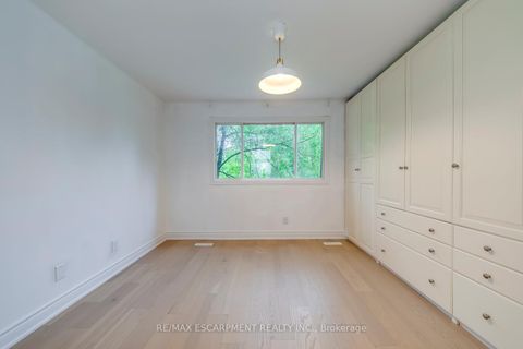 Photo 29 at 170 Cavendish Court, MO Morrison, Oakville