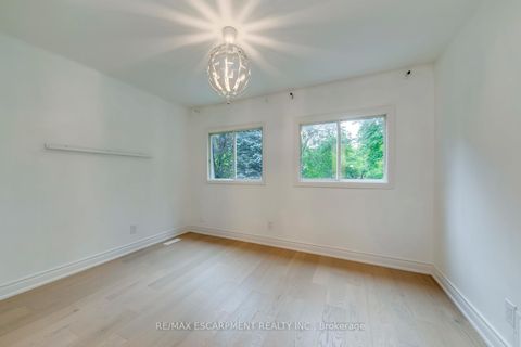 Photo 30 at 170 Cavendish Court, MO Morrison, Oakville