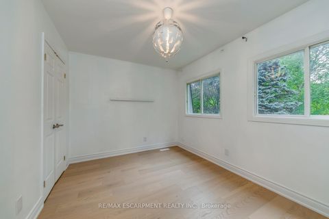 Photo 31 at 170 Cavendish Court, MO Morrison, Oakville