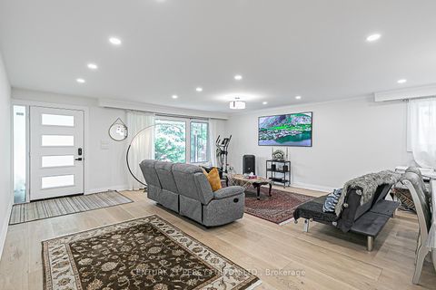 Photo 5 at 168 Ruggles Avenue, Harding, Richmond Hill