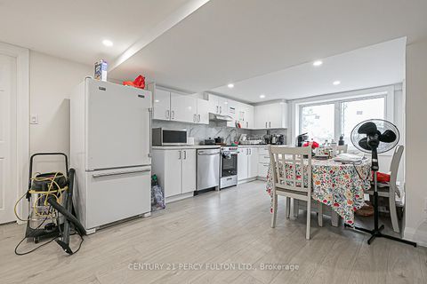Photo 32 at 168 Ruggles Avenue, Harding, Richmond Hill