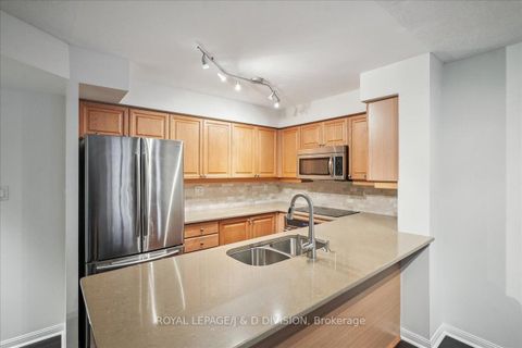 Photo 5 at 501 - 188 Redpath Avenue, Mount Pleasant West, Toronto