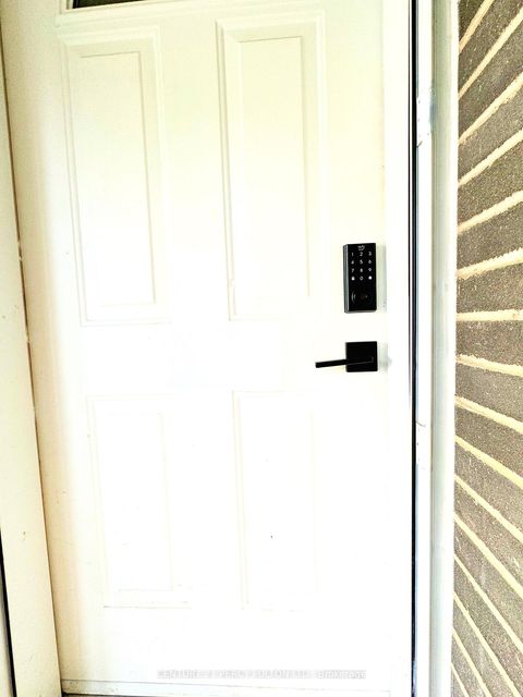Photo 2 at 272 Conestoga Avenue, Harding, Richmond Hill Photo 2 at 272 Conestoga Avenue, Harding, Richmond Hill