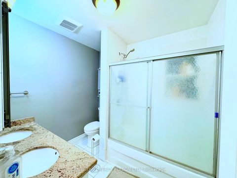 Photo 5 at 272 Conestoga Avenue, Harding, Richmond Hill Photo 5 at 272 Conestoga Avenue, Harding, Richmond Hill