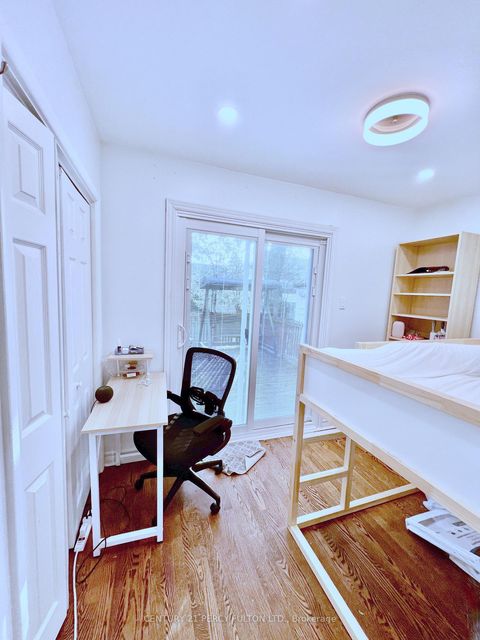 Photo 15 at 272 Conestoga Avenue, Harding, Richmond Hill Photo 15 at 272 Conestoga Avenue, Harding, Richmond Hill