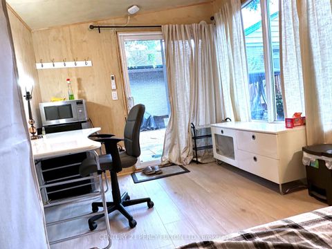 Photo 21 at 272 Conestoga Avenue, Harding, Richmond Hill