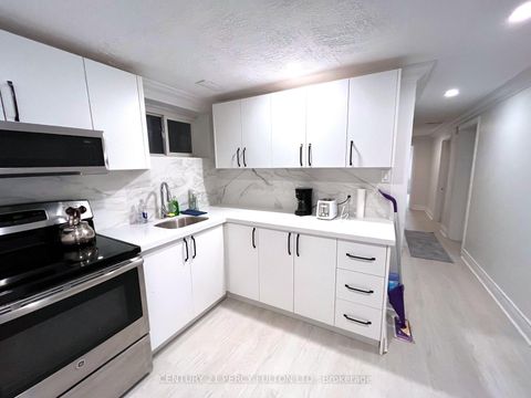 Photo 29 at 272 Conestoga Avenue, Harding, Richmond Hill