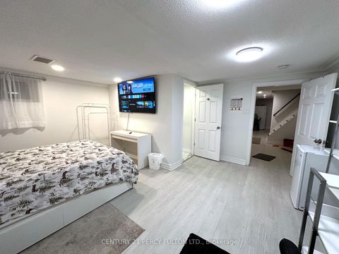 Photo 34 at 272 Conestoga Avenue, Harding, Richmond Hill Photo 34 at 272 Conestoga Avenue, Harding, Richmond Hill
