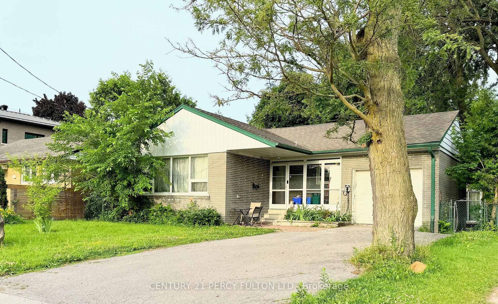 272 Conestoga Avenue, Harding, Richmond Hill photo number 2