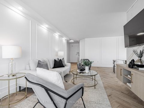 Photo 4 at 1611 - 7420 Bathurst Street N, Brownridge, Vaughan