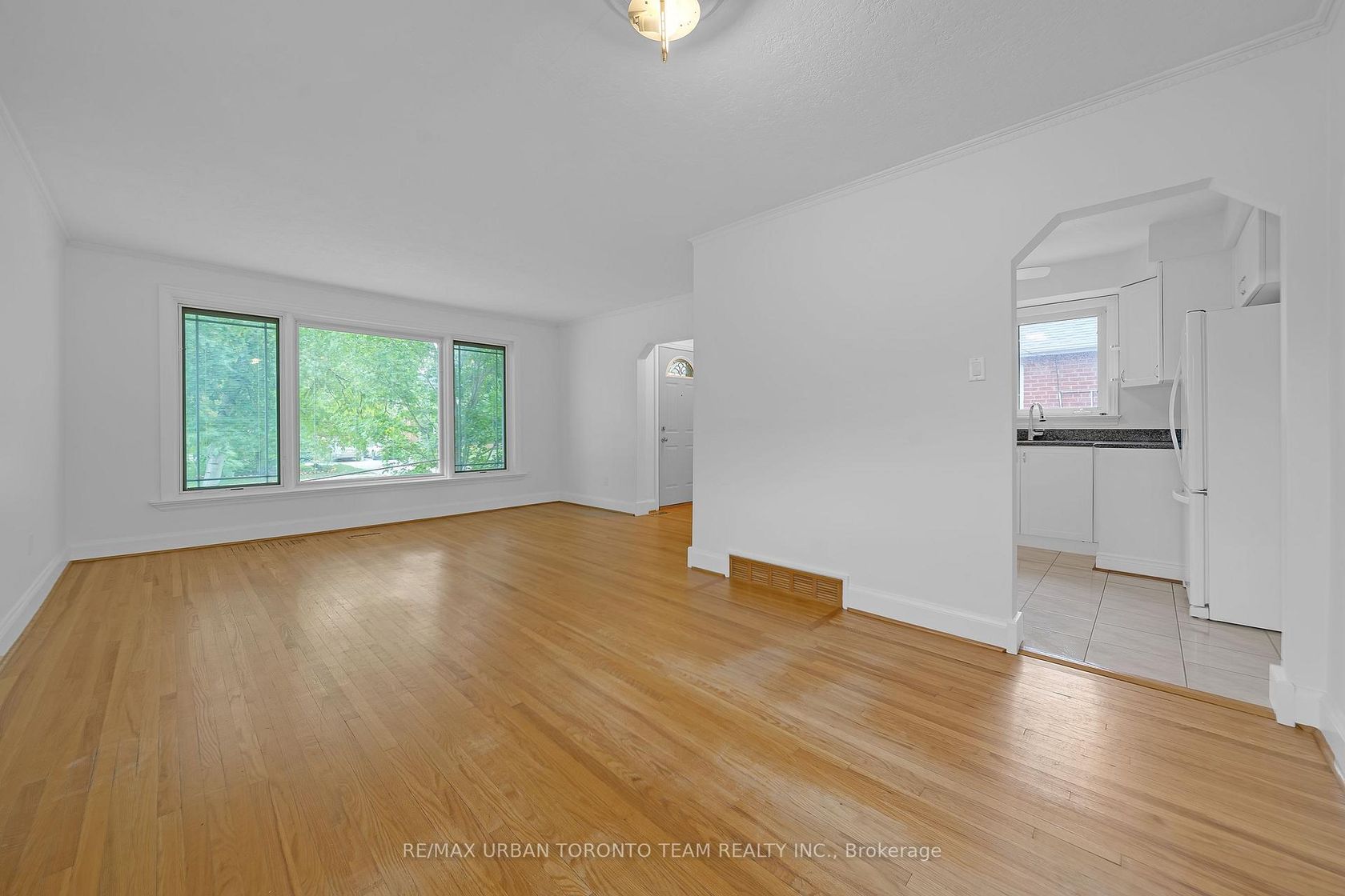 Photo 5 at 25 Westhead Road, Alderwood, Toronto Photo 5 at 25 Westhead Road, Alderwood, Toronto