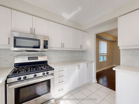 Photo 11 at 280 Bernard Avenue, Devonsleigh, Richmond Hill