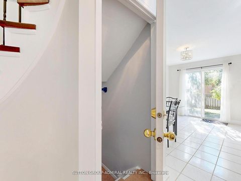 Photo 25 at 280 Bernard Avenue, Devonsleigh, Richmond Hill