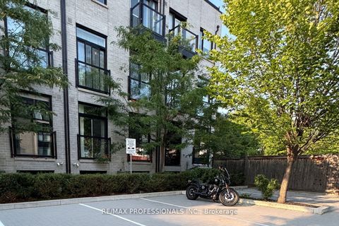 Photo 9 at 4 - 31 Florence Street, Little Portugal, Toronto