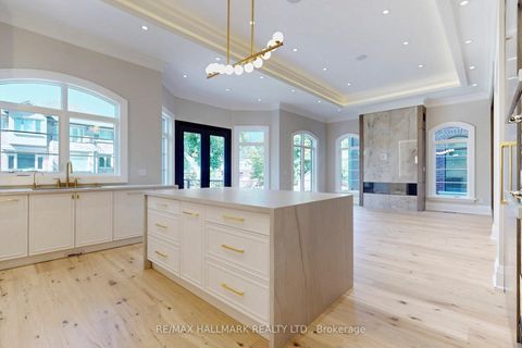 Photo 5 at 150 Olde Bayview Avenue, Oak Ridges Lake Wilcox, Richmond Hill