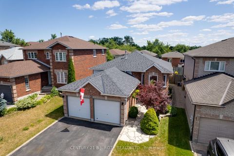 Photo 1 at 55 HOLLY MEADOW Road, Holly, Barrie