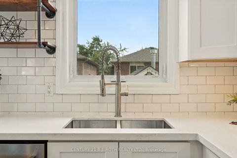 Photo 15 at 55 HOLLY MEADOW Road, Holly, Barrie